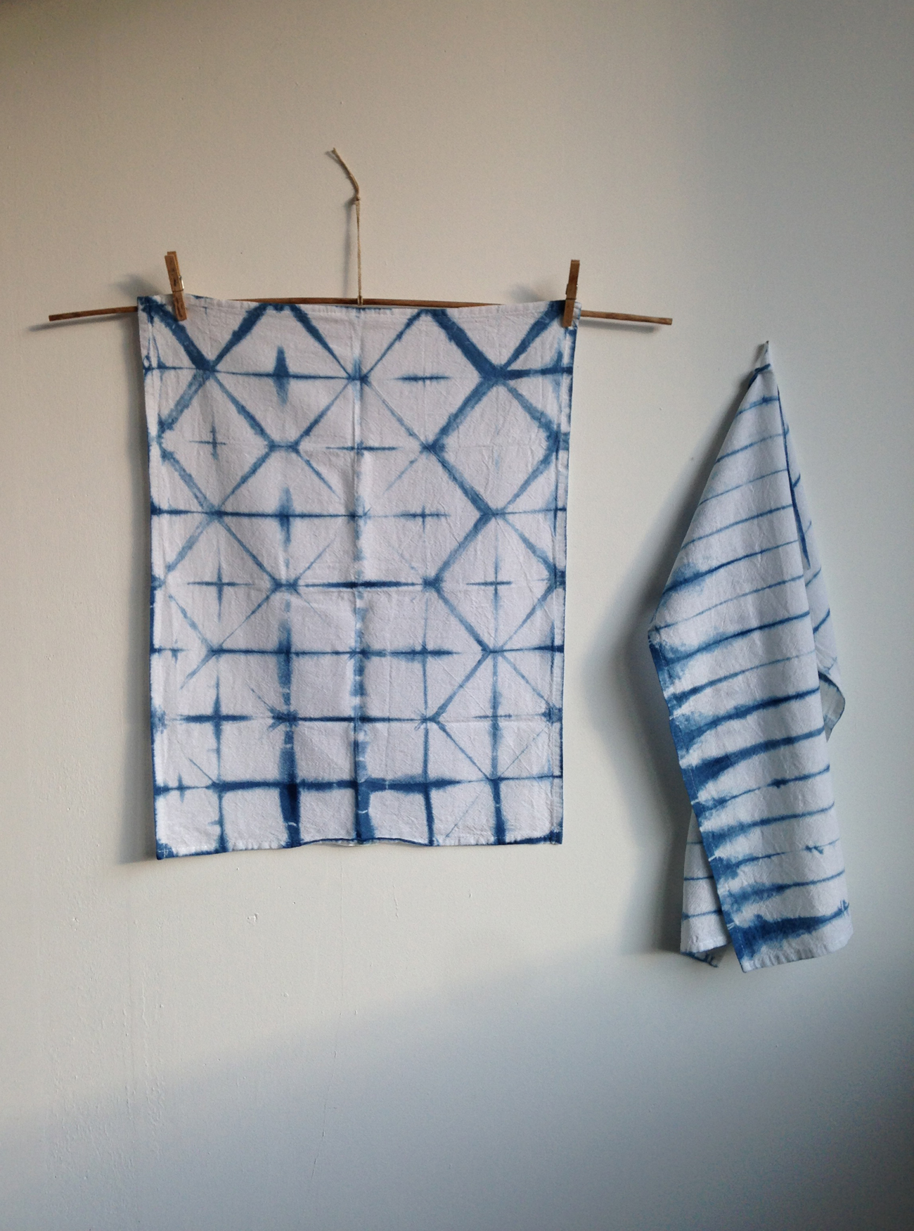 Shibori-Still-held-am-herd