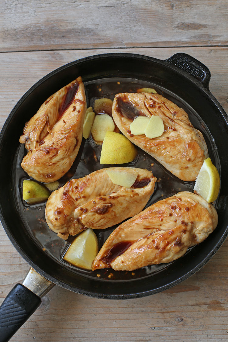 zitronen-haehnchenbrust-held-am-herd