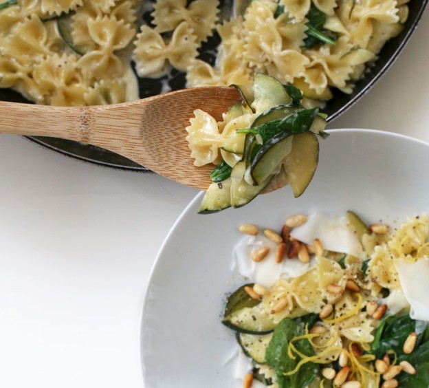 Zucchini-Zitronen-Ziegnkäsefarfalle